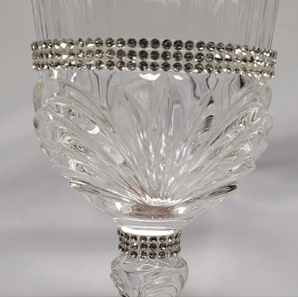 Elegant Crystal Wine Glass Set - Picture 3 of 4